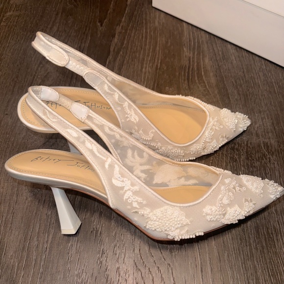 Betsey Johnson Nikki Embroidered Slingback Evening Pumps - Picture 6 of 9